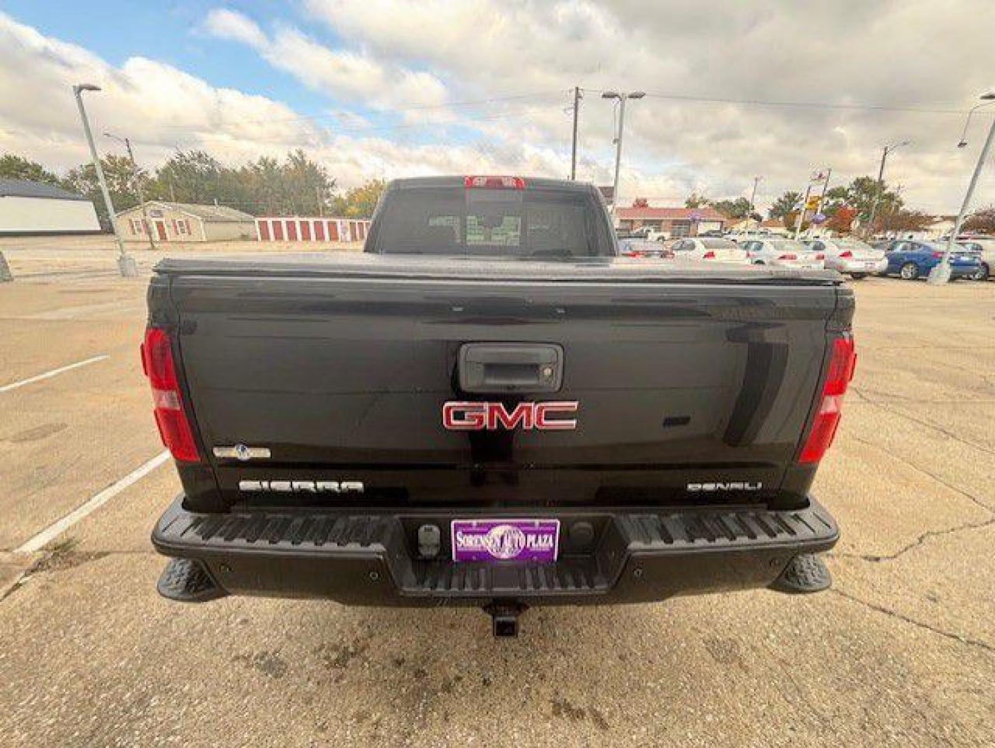 2015 BLACK GMC SIERRA 1500 DENALI (3GTU2WEJ5FG) with an 6.2L engine, Automatic transmission, located at 1100 W. Sheridan Ave., Shenandoah, 51601, (712) 246-1600, 40.765678, -95.388817 - Photo#5