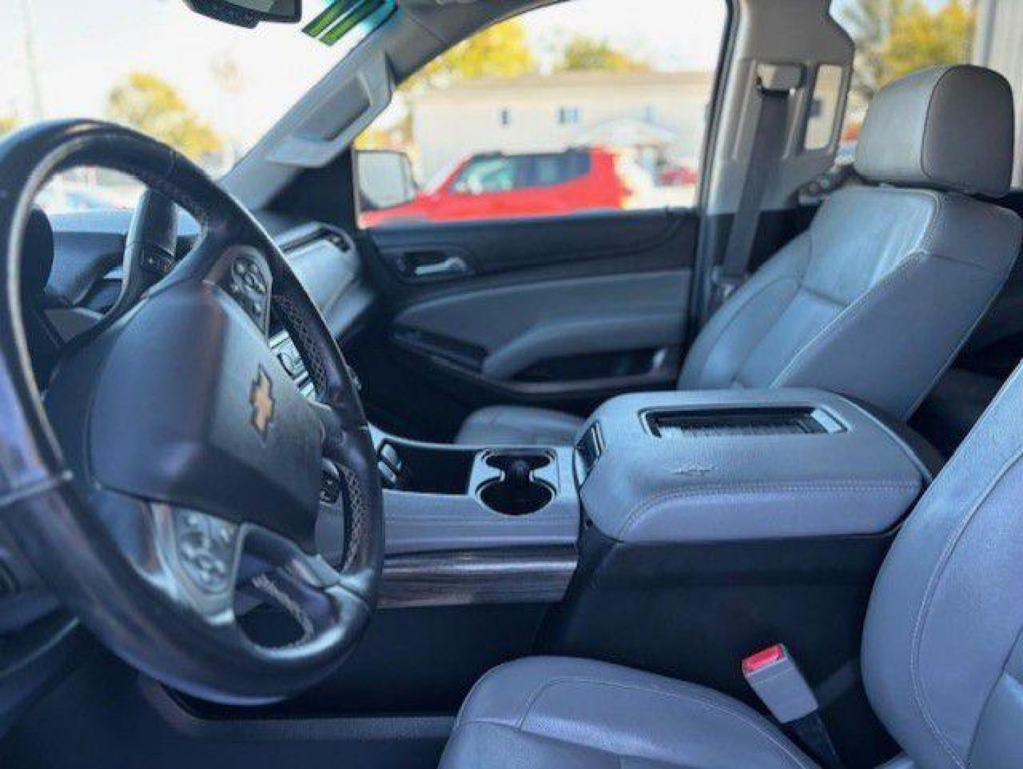 2017 WHITE CHEVROLET TAHOE 1500 LT (1GNSKBKC3HR) with an 5.3L engine, Automatic transmission, located at 1100 W. Sheridan Ave., Shenandoah, 51601, (712) 246-1600, 40.765678, -95.388817 - Photo#2