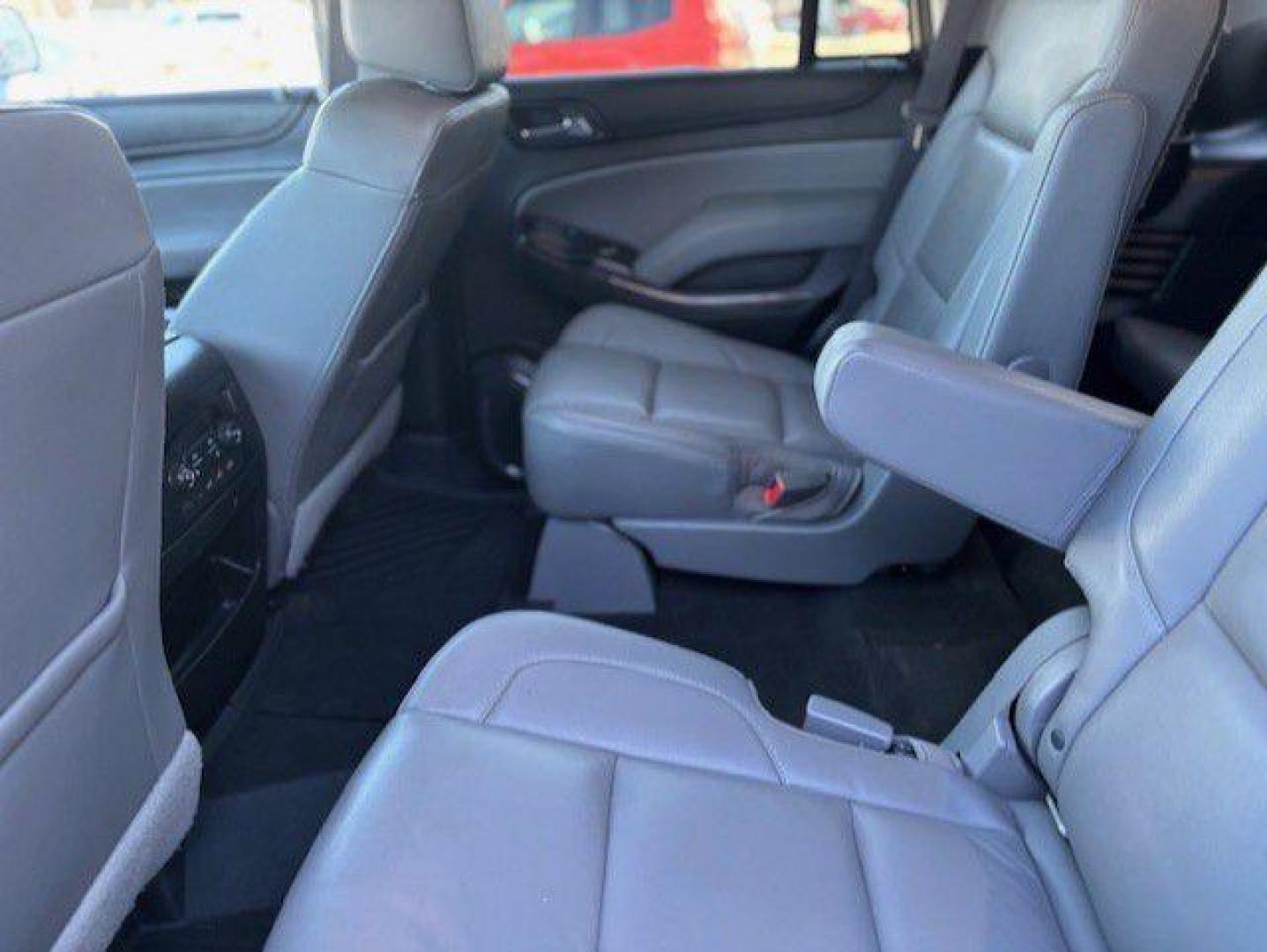 2017 WHITE CHEVROLET TAHOE 1500 LT (1GNSKBKC3HR) with an 5.3L engine, Automatic transmission, located at 1100 W. Sheridan Ave., Shenandoah, 51601, (712) 246-1600, 40.765678, -95.388817 - Photo#4