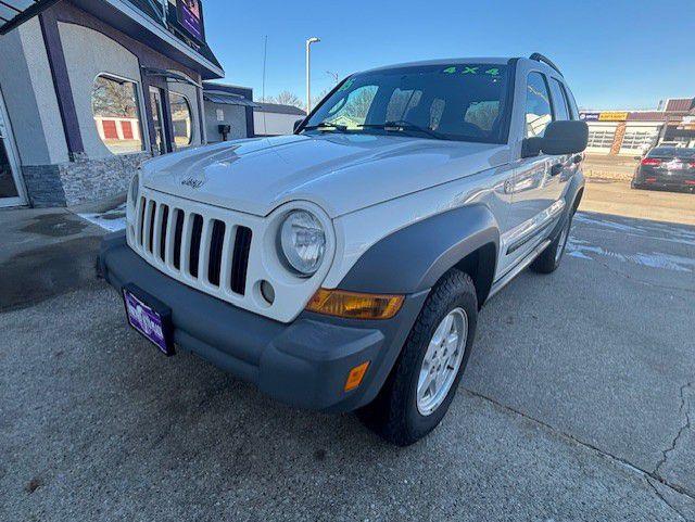 photo of 2005 JEEP LIBERTY SPORT