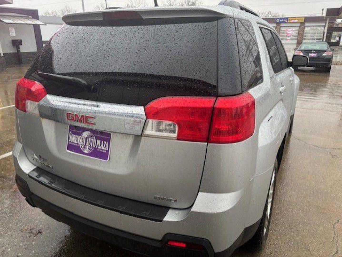 2011 SILVER GMC TERRAIN SLE (2CTFLTE53B6) with an 3.0L engine, Automatic transmission, located at 1100 W. Sheridan Ave., Shenandoah, 51601, (712) 246-1600, 40.765678, -95.388817 - Photo#3