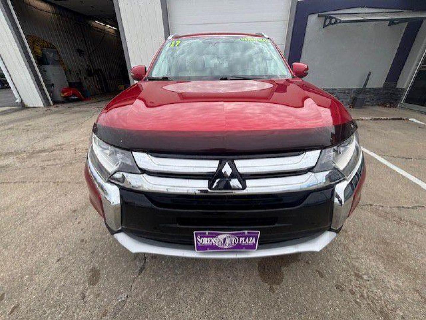 2017 RED MITSUBISHI OUTLANDER SE (JA4AD3A32HZ) with an 2.4L engine, Automatic transmission, located at 1100 W. Sheridan Ave., Shenandoah, 51601, (712) 246-1600, 40.765678, -95.388817 - Photo#8