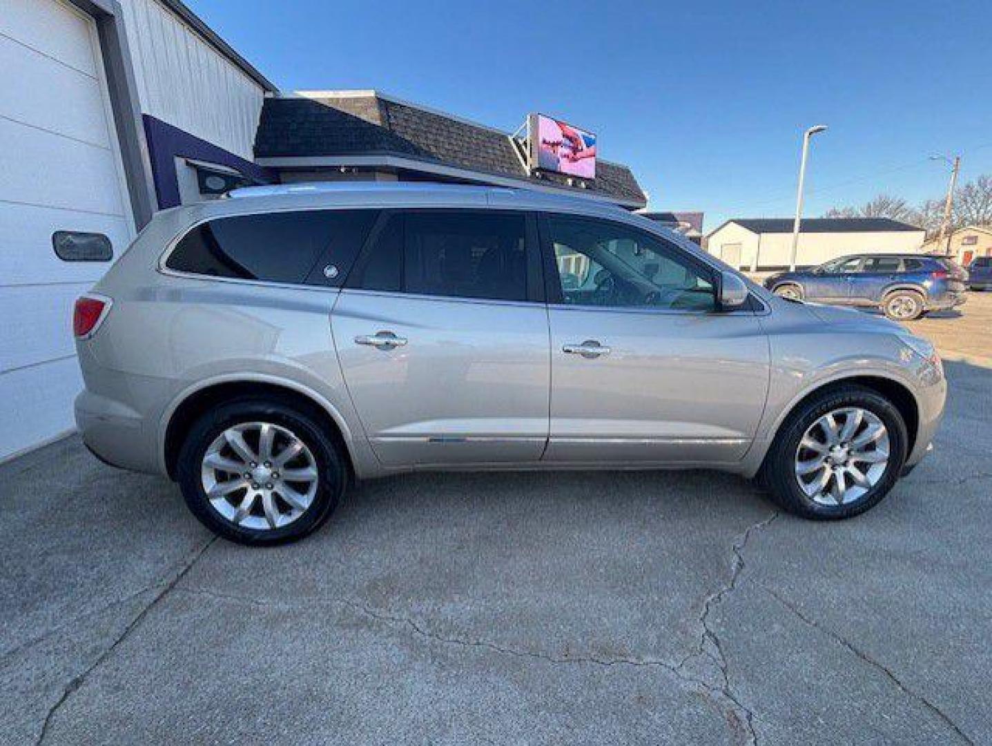 2013 BIEGE BUICK ENCLAVE PREMIUM (5GAKVDKD3DJ) with an 3.6L engine, Automatic transmission, located at 1100 W. Sheridan Ave., Shenandoah, 51601, (712) 246-1600, 40.765678, -95.388817 - Photo#8