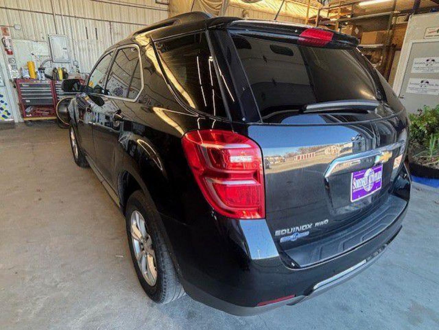 2017 BLACK CHEVROLET EQUINOX LT (2GNFLFEK7H6) with an 2.4L engine, Automatic transmission, located at 1100 W. Sheridan Ave., Shenandoah, 51601, (712) 246-1600, 40.765678, -95.388817 - Photo#5