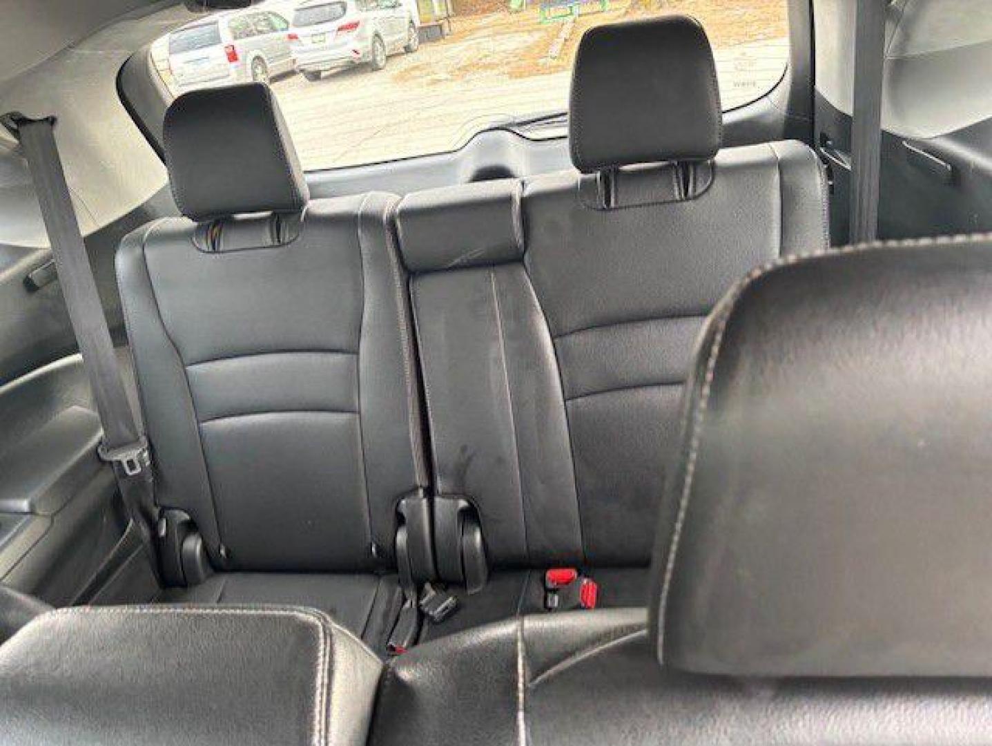 2016 BLACK HONDA PILOT EXL (5FNYF6H52GB) with an 3.5L engine, Automatic transmission, located at 1100 W. Sheridan Ave., Shenandoah, 51601, (712) 246-1600, 40.765678, -95.388817 - Photo#4