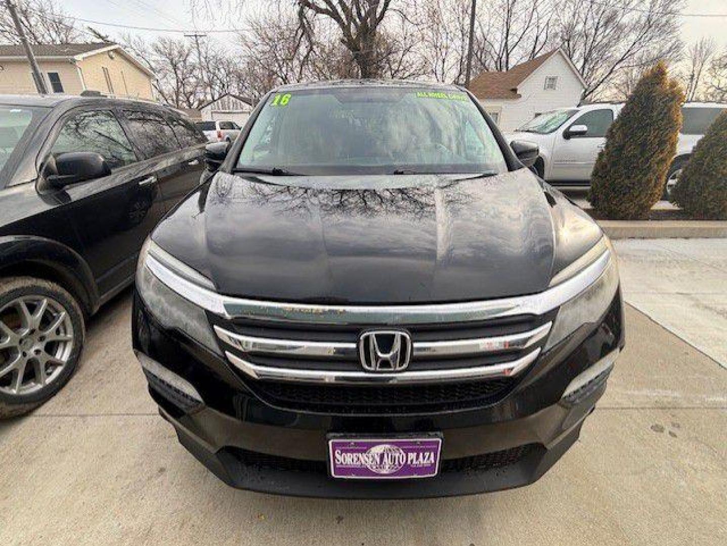 2016 BLACK HONDA PILOT EXL (5FNYF6H52GB) with an 3.5L engine, Automatic transmission, located at 1100 W. Sheridan Ave., Shenandoah, 51601, (712) 246-1600, 40.765678, -95.388817 - Photo#8