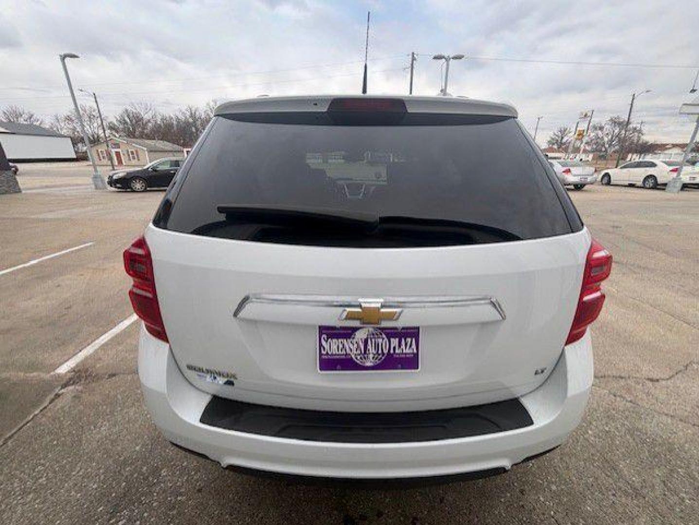 2017 WHITE CHEVROLET EQUINOX LT (2GNALCEK2H1) with an 2.4L engine, Automatic transmission, located at 1100 W. Sheridan Ave., Shenandoah, 51601, (712) 246-1600, 40.765678, -95.388817 - Photo#6