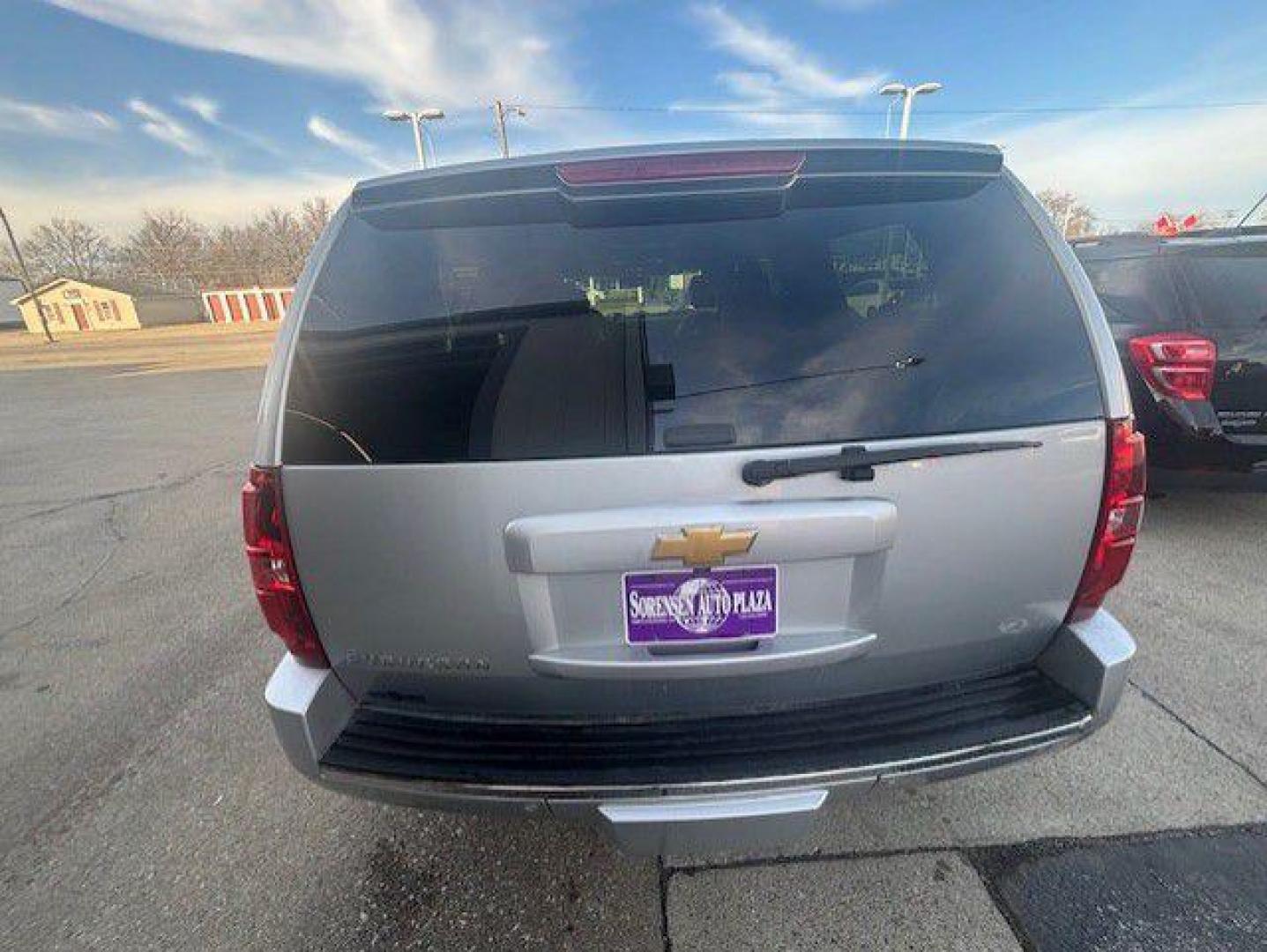 2013 SILVER CHEVROLET SUBURBAN 1500 LTZ (1GNSKKE79DR) with an 5.3L engine, Automatic transmission, located at 1100 W. Sheridan Ave., Shenandoah, 51601, (712) 246-1600, 40.765678, -95.388817 - Photo#7