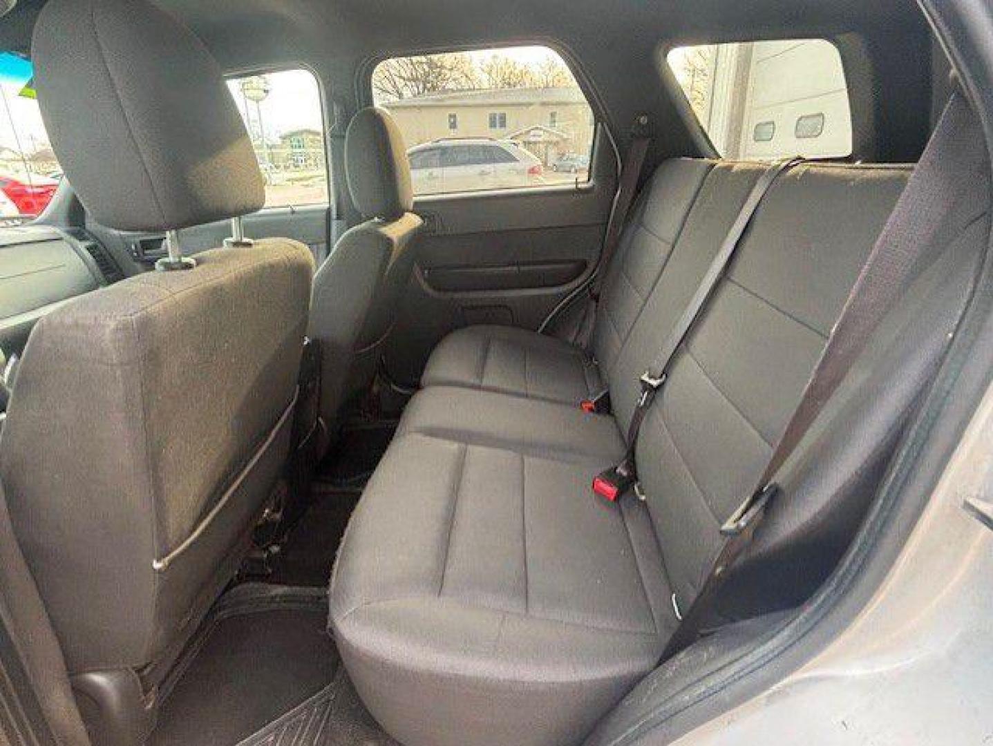 2012 SILVER FORD ESCAPE XLT (1FMCU0DG5CK) with an 3.0L engine, Automatic transmission, located at 1100 W. Sheridan Ave., Shenandoah, 51601, (712) 246-1600, 40.765678, -95.388817 - Photo#5