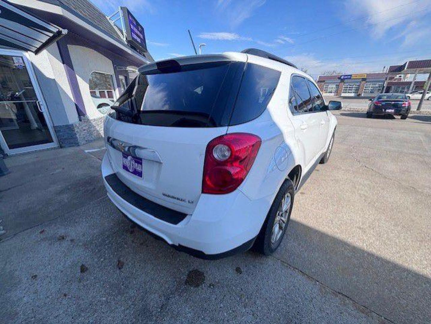 2015 WHITE CHEVROLET EQUINOX LT (1GNFLGEK7FZ) with an 2.4L engine, Automatic transmission, located at 1100 W. Sheridan Ave., Shenandoah, 51601, (712) 246-1600, 40.765678, -95.388817 - Photo#5