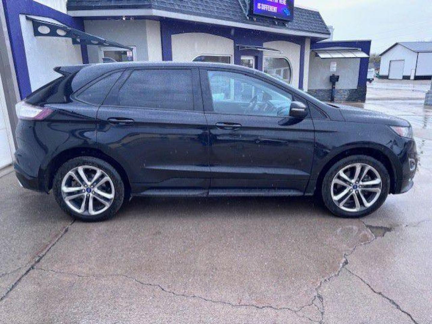 2016 BLACK FORD EDGE SPORT (2FMPK4AP1GB) with an 2.7L engine, Automatic transmission, located at 1100 W. Sheridan Ave., Shenandoah, 51601, (712) 246-1600, 40.765678, -95.388817 - Photo#6
