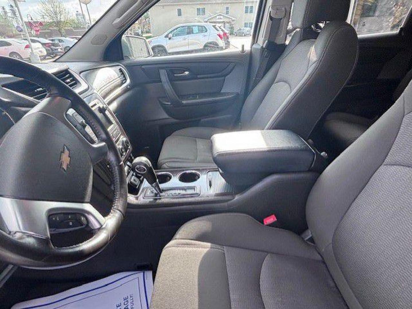 2016 SILVER CHEVROLET TRAVERSE LT (1GNKVHKD0GJ) with an 3.6L engine, Automatic transmission, located at 1100 W. Sheridan Ave., Shenandoah, 51601, (712) 246-1600, 40.765678, -95.388817 - Photo#2