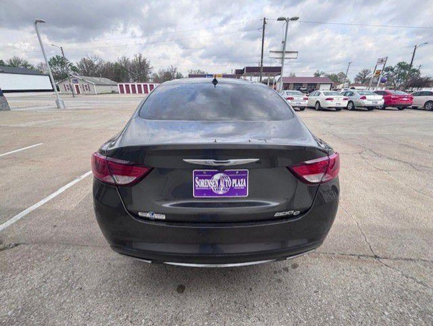 2015 GRAY CHRYSLER 200 C (1C3CCCCG0FN) with an 3.6L engine, Automatic transmission, located at 1100 W. Sheridan Ave., Shenandoah, 51601, (712) 246-1600, 40.765678, -95.388817 - Photo#5