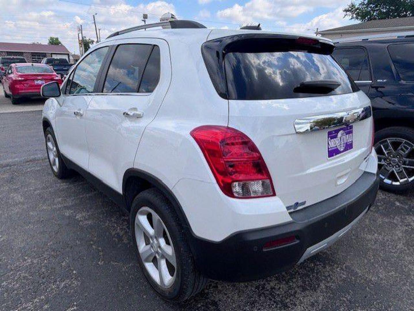 2016 WHITE CHEVROLET TRAX LTZ (KL7CJRSB6GB) with an 1.4L engine, Automatic transmission, located at 1100 W. Sheridan Ave., Shenandoah, 51601, (712) 246-1600, 40.765678, -95.388817 - Photo#5