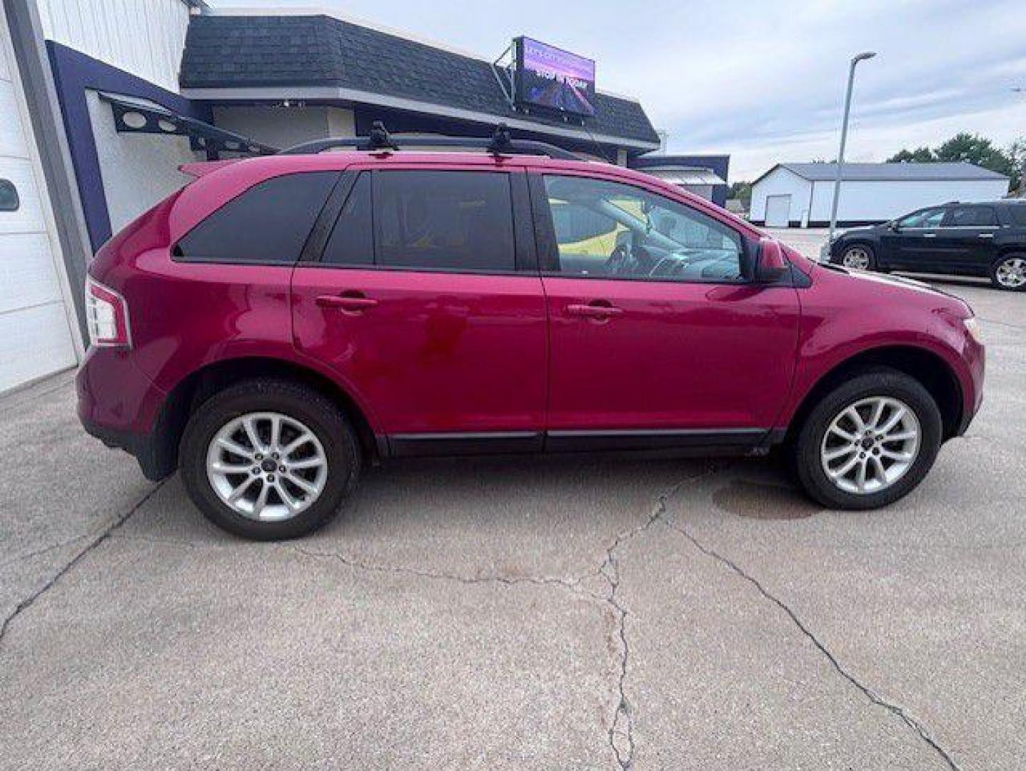 2009 RED FORD EDGE SEL (2FMDK48C89B) with an 3.5L engine, Automatic transmission, located at 1100 W. Sheridan Ave., Shenandoah, 51601, (712) 246-1600, 40.765678, -95.388817 - Photo#6