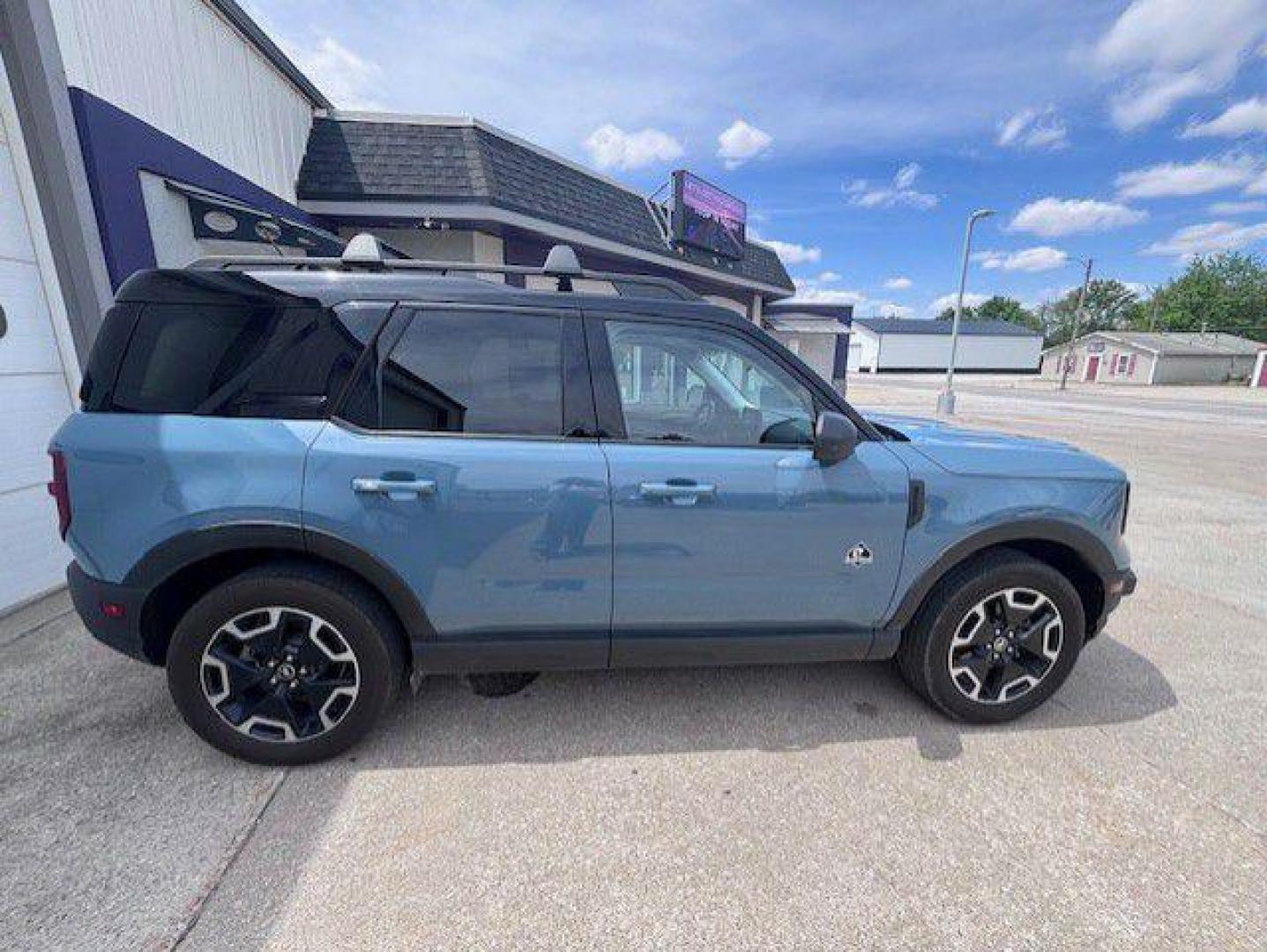 2021 GREEN FORD BRONCO SPORT OUTER BANKS (3FMCR9C60MR) with an 1.5L engine, Automatic transmission, located at 1100 W. Sheridan Ave., Shenandoah, 51601, (712) 246-1600, 40.765678, -95.388817 - Photo#6