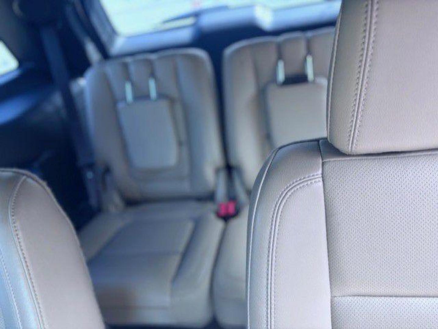 2015 WHITE FORD EXPLORER LIMITED (1FM5K8F85FG) with an 3.5L engine, Automatic transmission, located at 1100 W. Sheridan Ave., Shenandoah, 51601, (712) 246-1600, 40.765678, -95.388817 - Photo#6