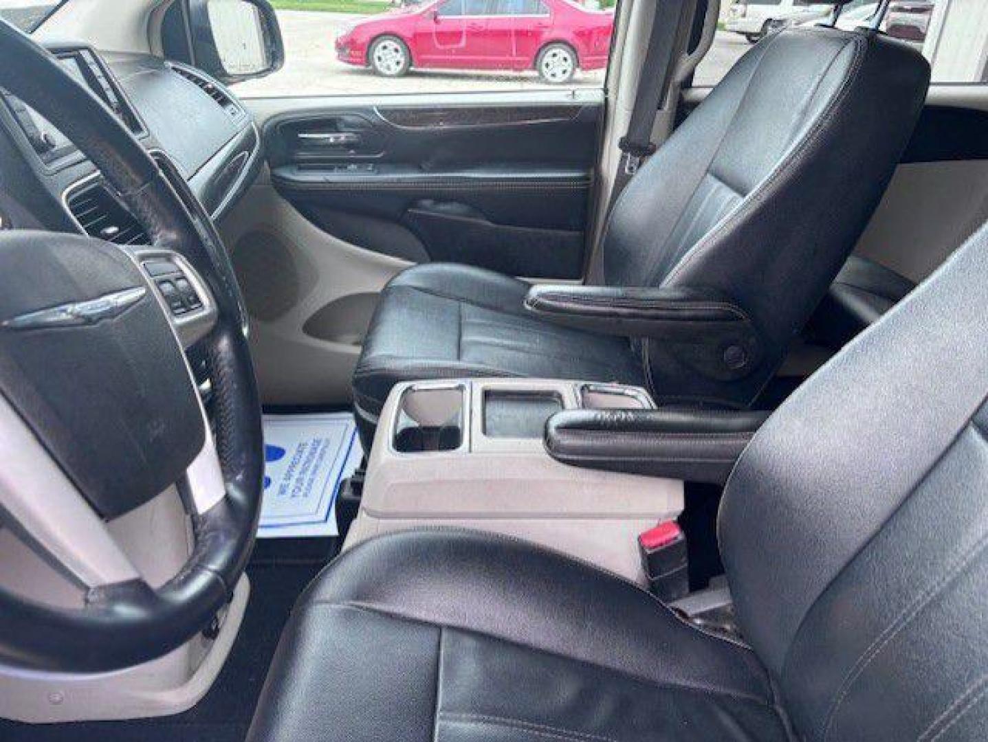 2016 BLACK CHRYSLER TOWN and COUNTRY TOURING (2C4RC1BG8GR) with an 3.6L engine, Automatic transmission, located at 1100 W. Sheridan Ave., Shenandoah, 51601, (712) 246-1600, 40.765678, -95.388817- Photo#2