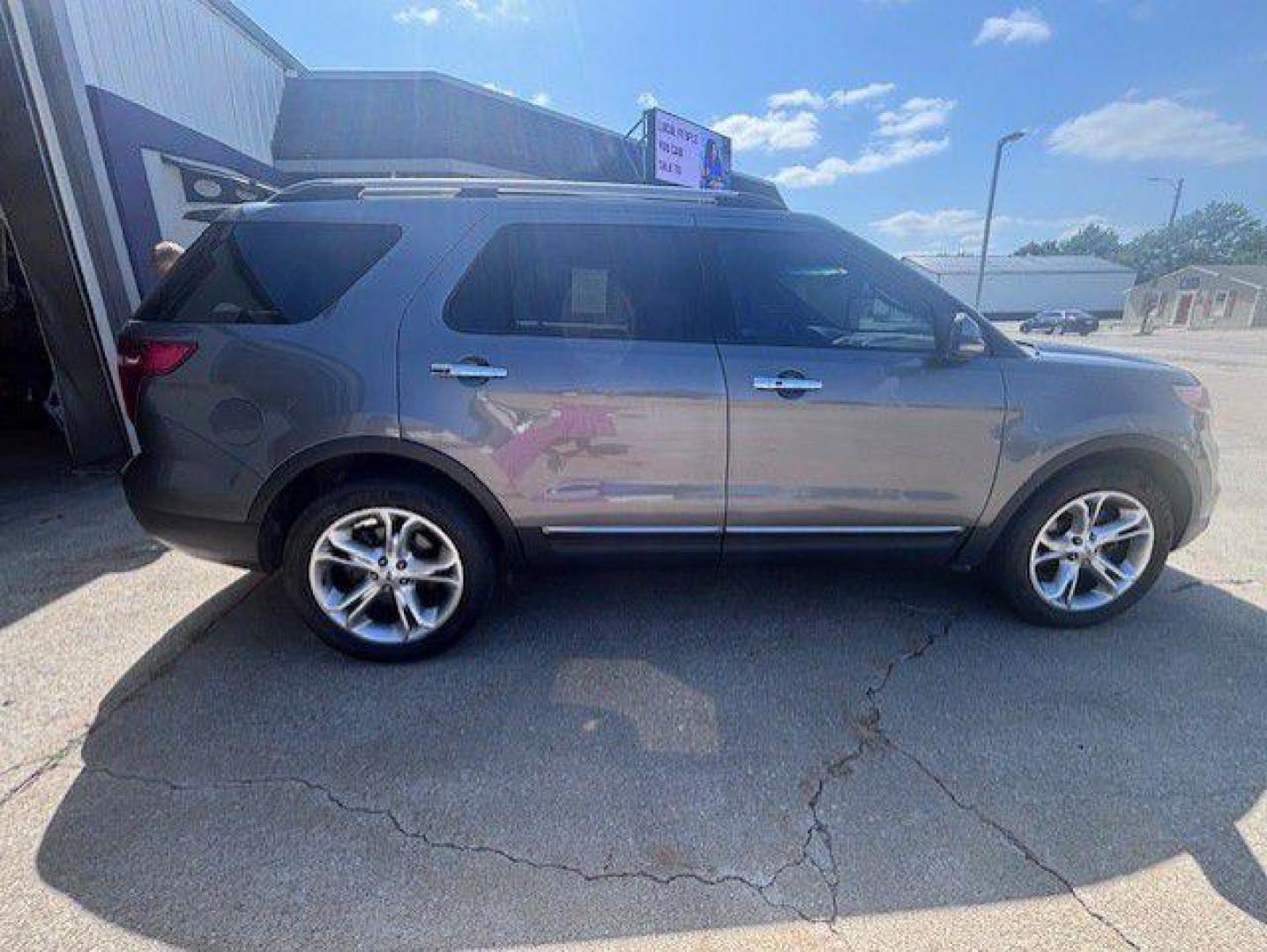 2013 GRAY FORD EXPLORER LIMITED (1FM5K8F86DG) with an 3.5L engine, Automatic transmission, located at 1100 W. Sheridan Ave., Shenandoah, 51601, (712) 246-1600, 40.765678, -95.388817 - Photo#7
