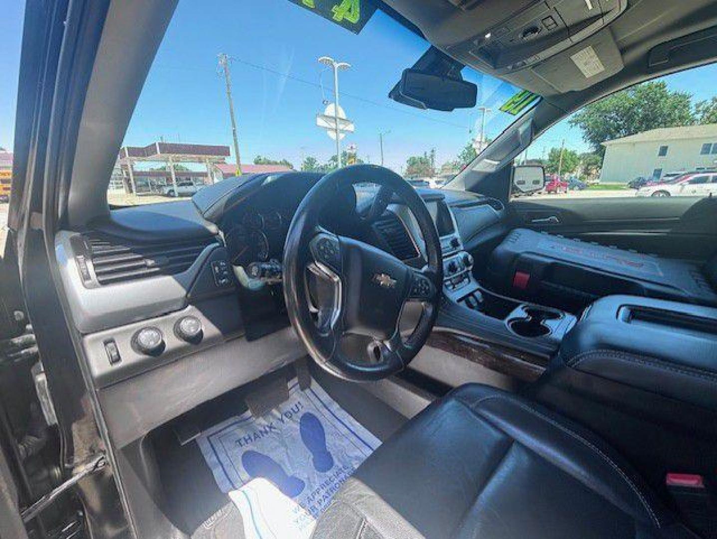 2019 GRAY CHEVROLET SUBURBAN 1500 LT (1GNSKHKC3KR) with an 5.3L engine, Automatic transmission, located at 1100 W. Sheridan Ave., Shenandoah, 51601, (712) 246-1600, 40.765678, -95.388817 - Photo#2