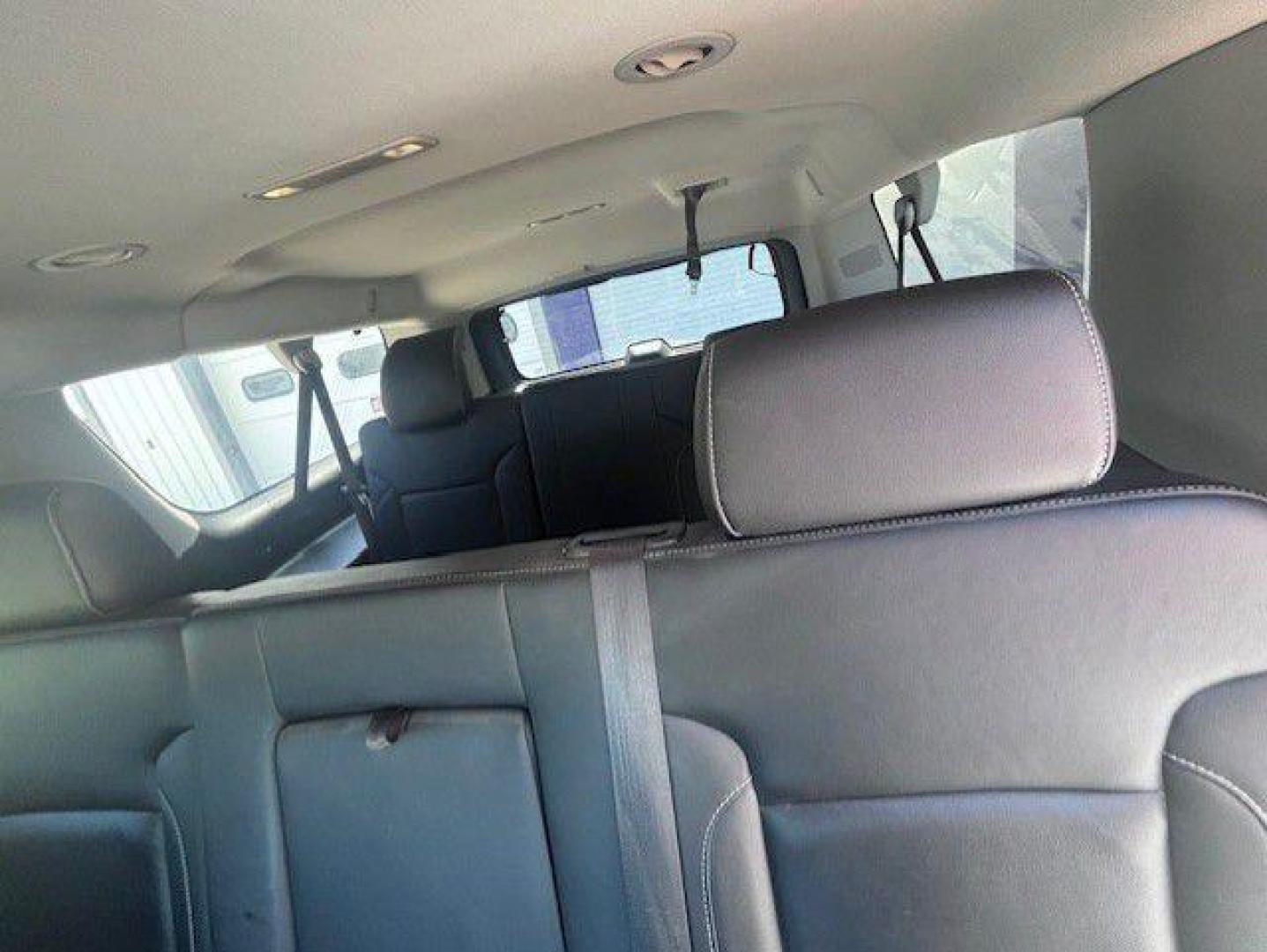 2019 GRAY CHEVROLET SUBURBAN 1500 LT (1GNSKHKC3KR) with an 5.3L engine, Automatic transmission, located at 1100 W. Sheridan Ave., Shenandoah, 51601, (712) 246-1600, 40.765678, -95.388817 - Photo#4