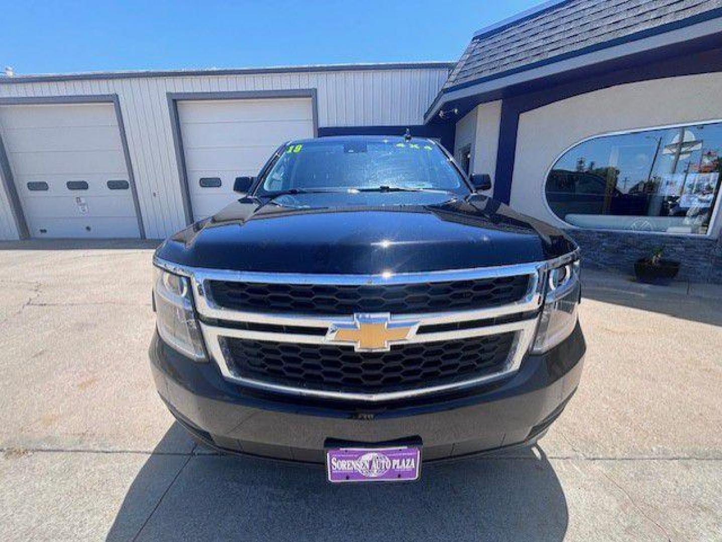 2019 GRAY CHEVROLET SUBURBAN 1500 LT (1GNSKHKC3KR) with an 5.3L engine, Automatic transmission, located at 1100 W. Sheridan Ave., Shenandoah, 51601, (712) 246-1600, 40.765678, -95.388817 - Photo#6