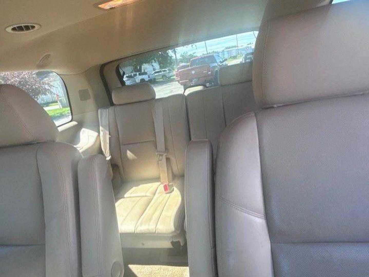 2014 WHITE GMC YUKON DENALI (1GKS2EEF4ER) with an 6.2L engine, Automatic transmission, located at 1100 W. Sheridan Ave., Shenandoah, 51601, (712) 246-1600, 40.765678, -95.388817 - Photo#5