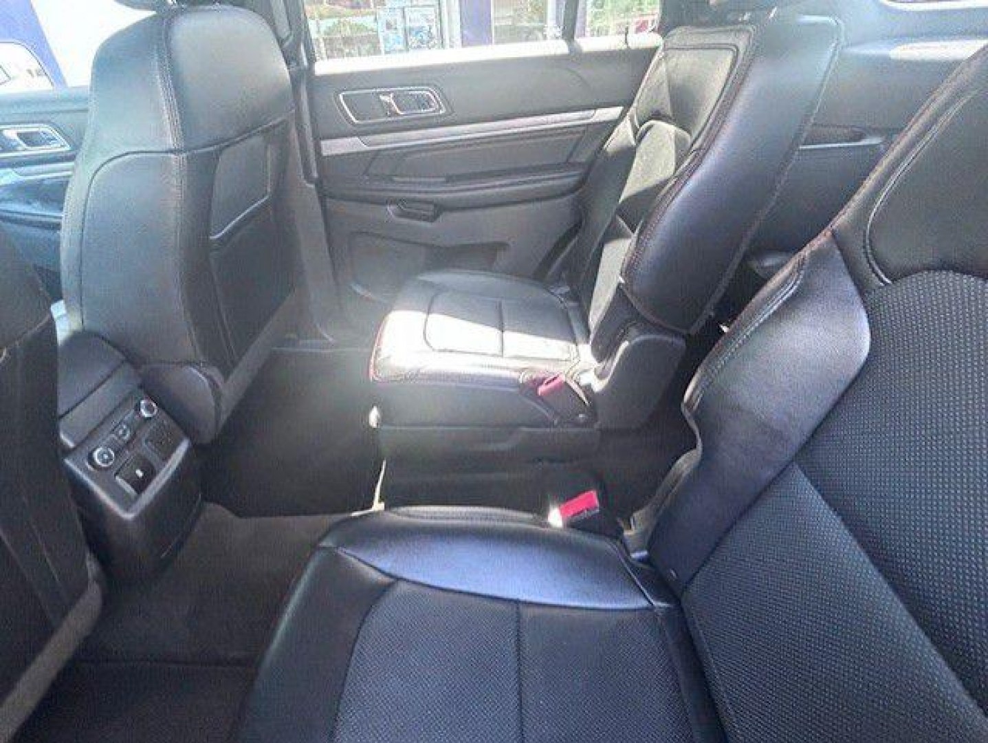 2016 WHITE FORD EXPLORER SPORT (1FM5K8GT8GG) with an 3.5L engine, Automatic transmission, located at 1100 W. Sheridan Ave., Shenandoah, 51601, (712) 246-1600, 40.765678, -95.388817- Photo#4