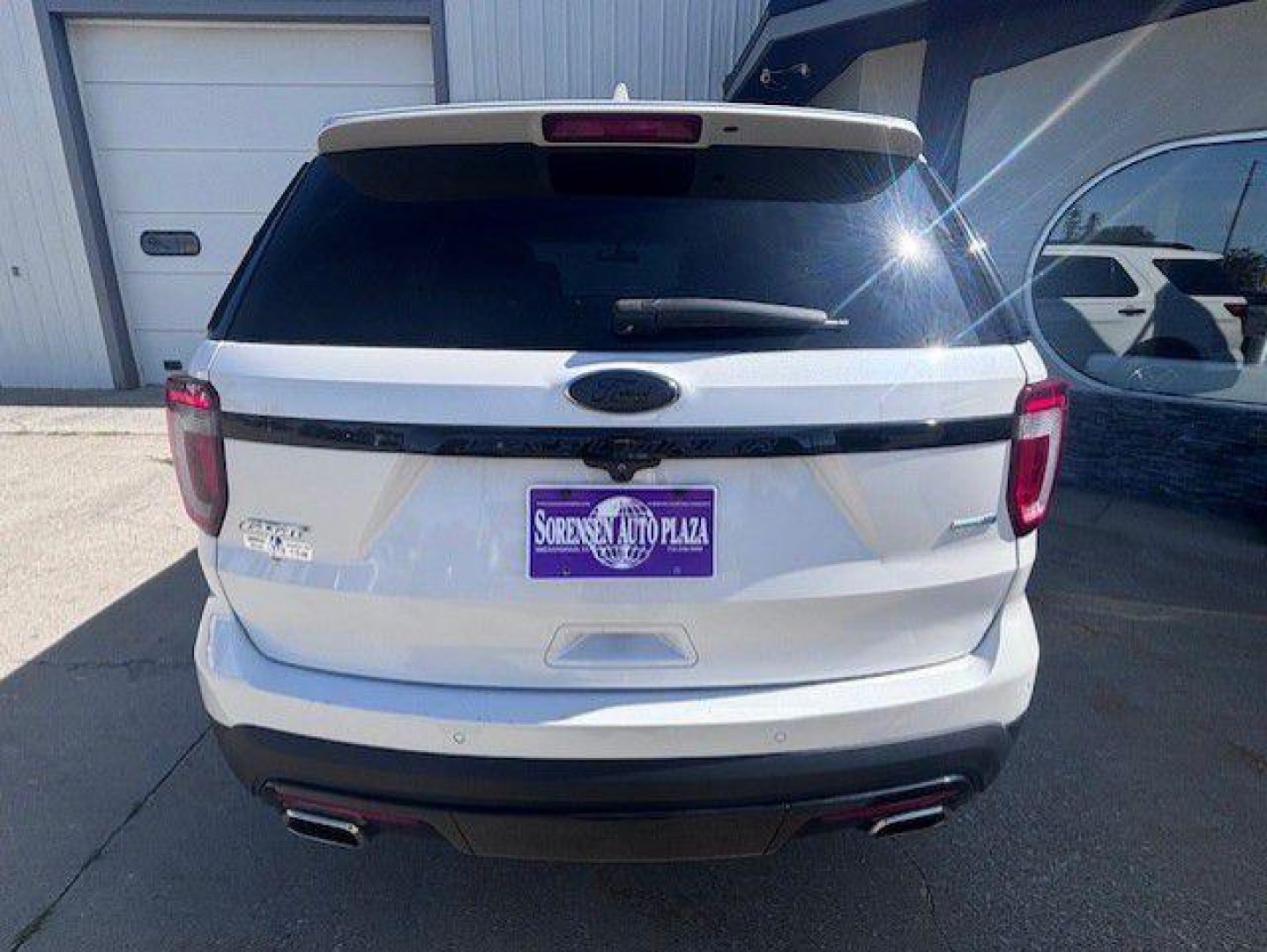 2016 WHITE FORD EXPLORER SPORT (1FM5K8GT8GG) with an 3.5L engine, Automatic transmission, located at 1100 W. Sheridan Ave., Shenandoah, 51601, (712) 246-1600, 40.765678, -95.388817- Photo#6
