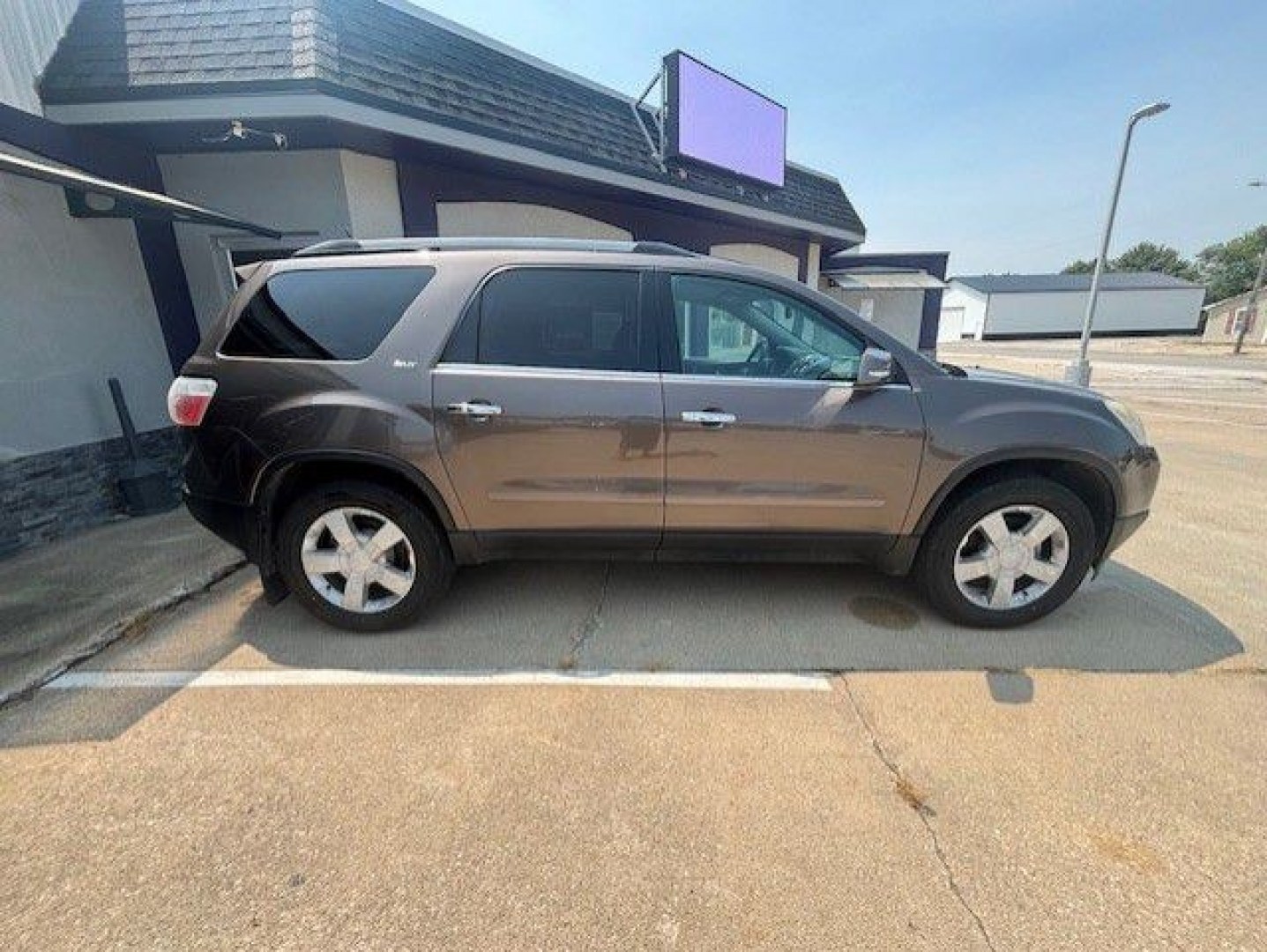 2012 BROWN GMC ACADIA SLT-1 (1GKKVRED5CJ) with an 3.6L engine, Automatic transmission, located at 1100 W. Sheridan Ave., Shenandoah, 51601, (712) 246-1600, 40.765678, -95.388817- Photo#7