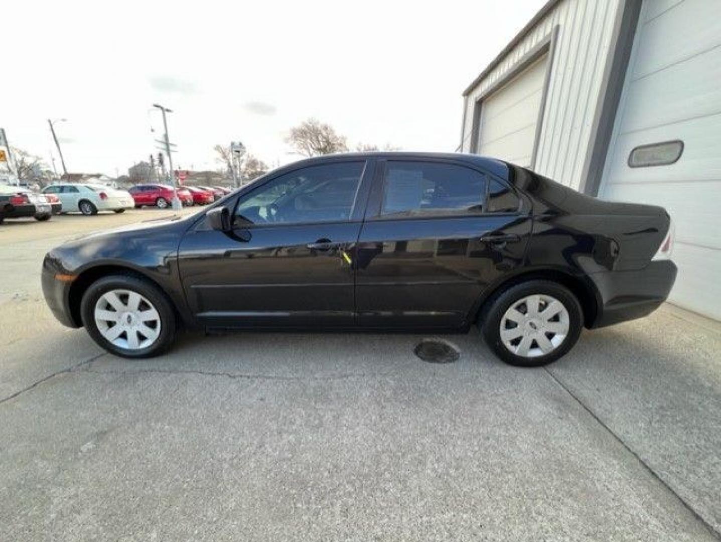 2008 BLACK FORD FUSION S (3FAHP06Z88R) with an 2.3L engine, Automatic transmission, located at 1100 W. Sheridan Ave., Shenandoah, 51601, (712) 246-1600, 40.765678, -95.388817- Photo#2