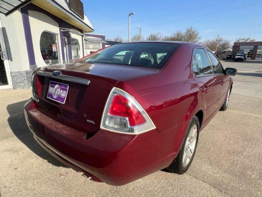 2006 RED FORD FUSION SEL (3FAFP08Z96R) with an 2.3L engine, 5-Speed Manual transmission, located at 1100 W. Sheridan Ave., Shenandoah, 51601, (712) 246-1600, 40.765678, -95.388817 - Photo #1