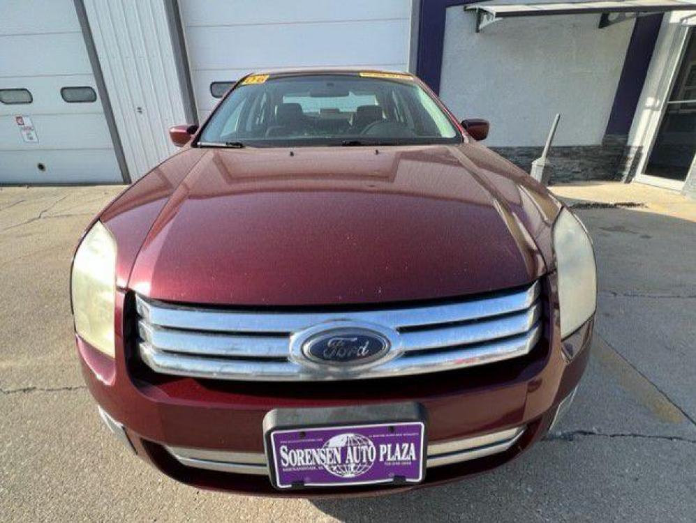 2006 RED FORD FUSION SEL (3FAFP08Z96R) with an 2.3L engine, 5-Speed Manual transmission, located at 1100 W. Sheridan Ave., Shenandoah, 51601, (712) 246-1600, 40.765678, -95.388817 - Photo #6