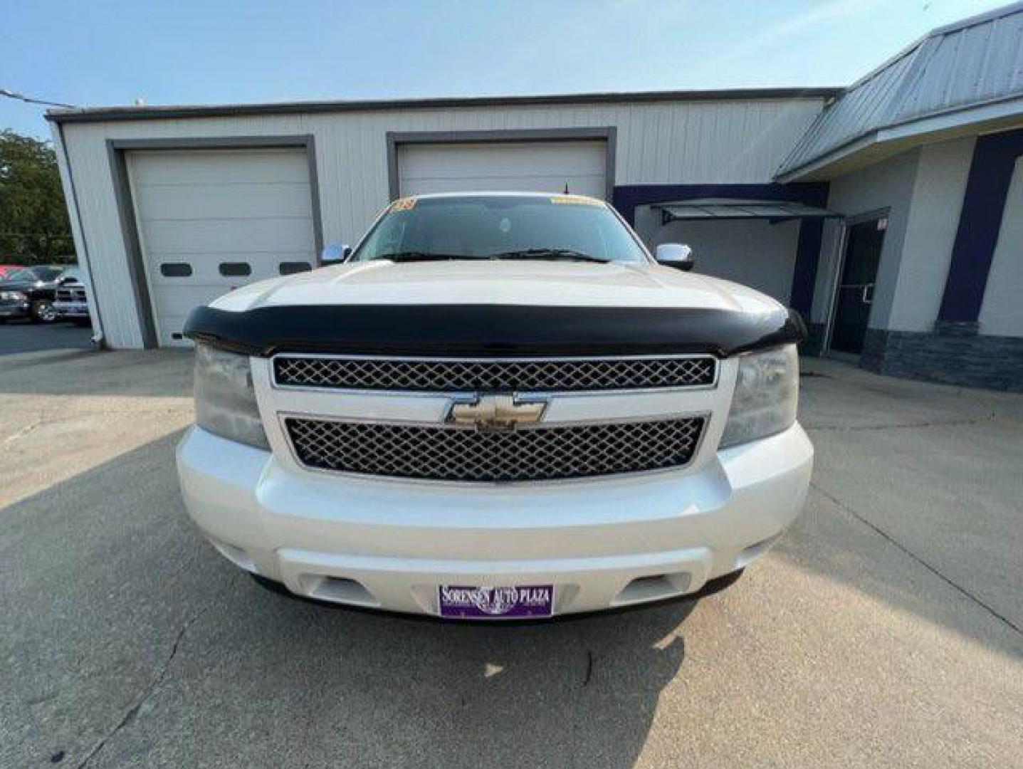 2008 WHITE CHEVROLET TAHOE 1500 (1GNFK13028R) with an 5.3L engine, Automatic transmission, located at 1100 W. Sheridan Ave., Shenandoah, 51601, (712) 246-1600, 40.765678, -95.388817 - Photo#7