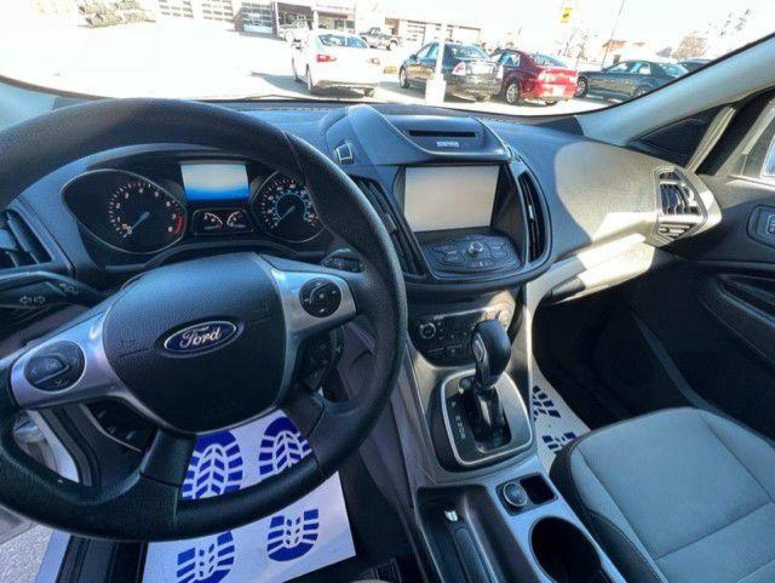 2013 SILVER FORD ESCAPE SE (1FMCU9GX4DU) with an 1.6L engine, Automatic transmission, located at 1100 W. Sheridan Ave., Shenandoah, 51601, (712) 246-1600, 40.765678, -95.388817 - Photo #5