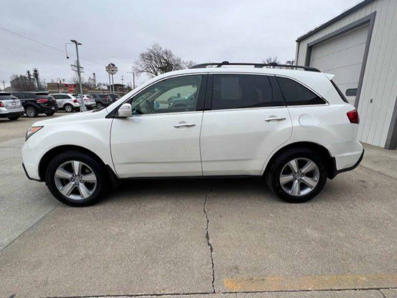 2012 WHITE ACURA MDX BASE (2HNYD2H26CH) with an 3.7L engine, Automatic transmission, located at 1100 W. Sheridan Ave., Shenandoah, 51601, (712) 246-1600, 40.765678, -95.388817 - Photo #2