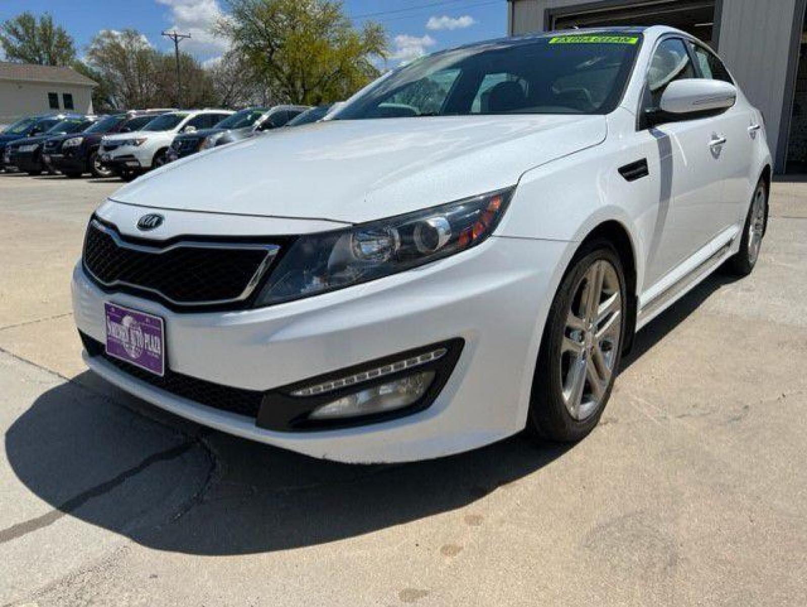 2013 WHITE KIA OPTIMA SX (5XXGR4A61DG) with an 2.0L engine, Automatic transmission, located at 1100 W. Sheridan Ave., Shenandoah, 51601, (712) 246-1600, 40.765678, -95.388817 - Photo #0