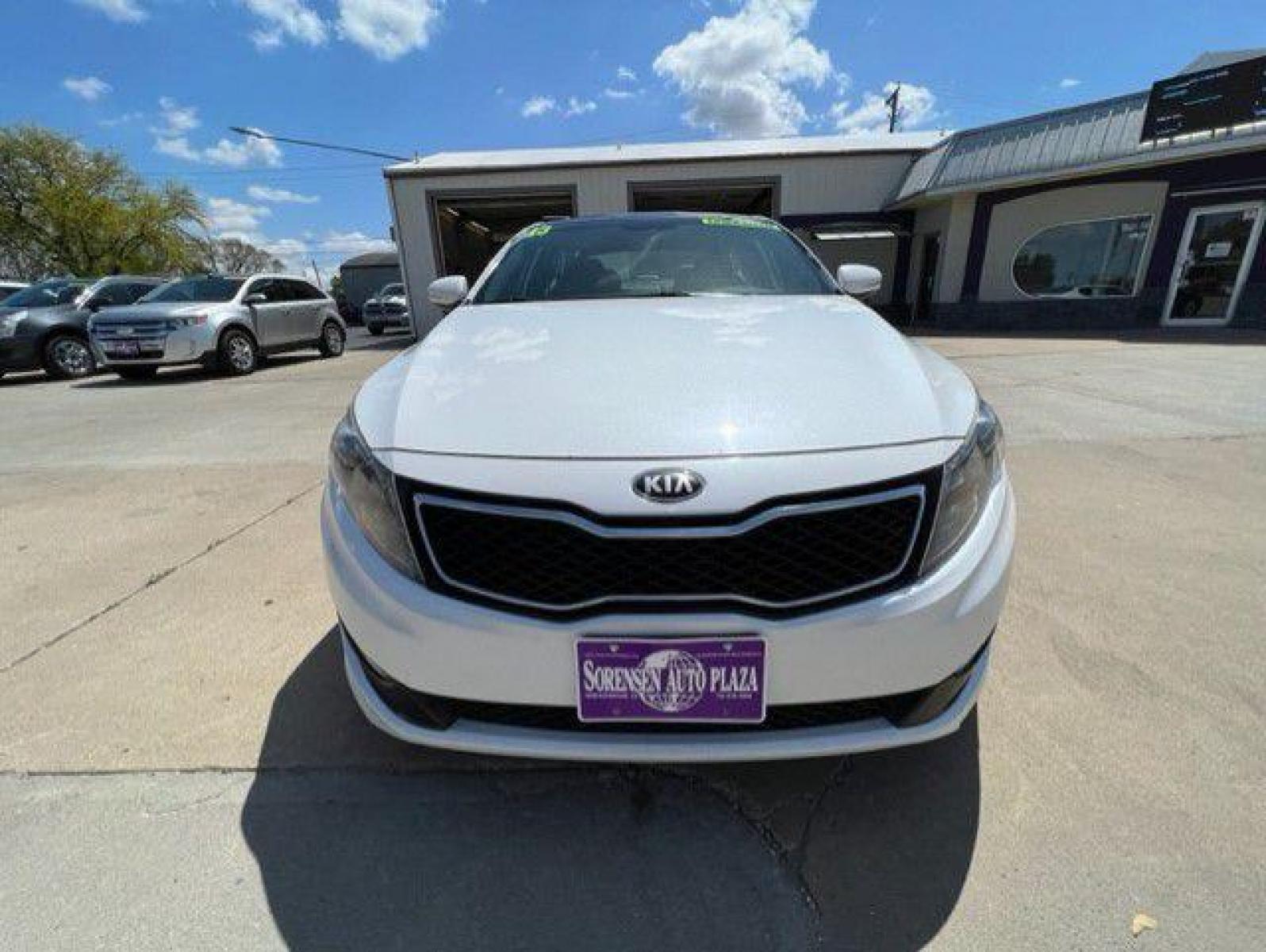 2013 WHITE KIA OPTIMA SX (5XXGR4A61DG) with an 2.0L engine, Automatic transmission, located at 1100 W. Sheridan Ave., Shenandoah, 51601, (712) 246-1600, 40.765678, -95.388817 - Photo #7
