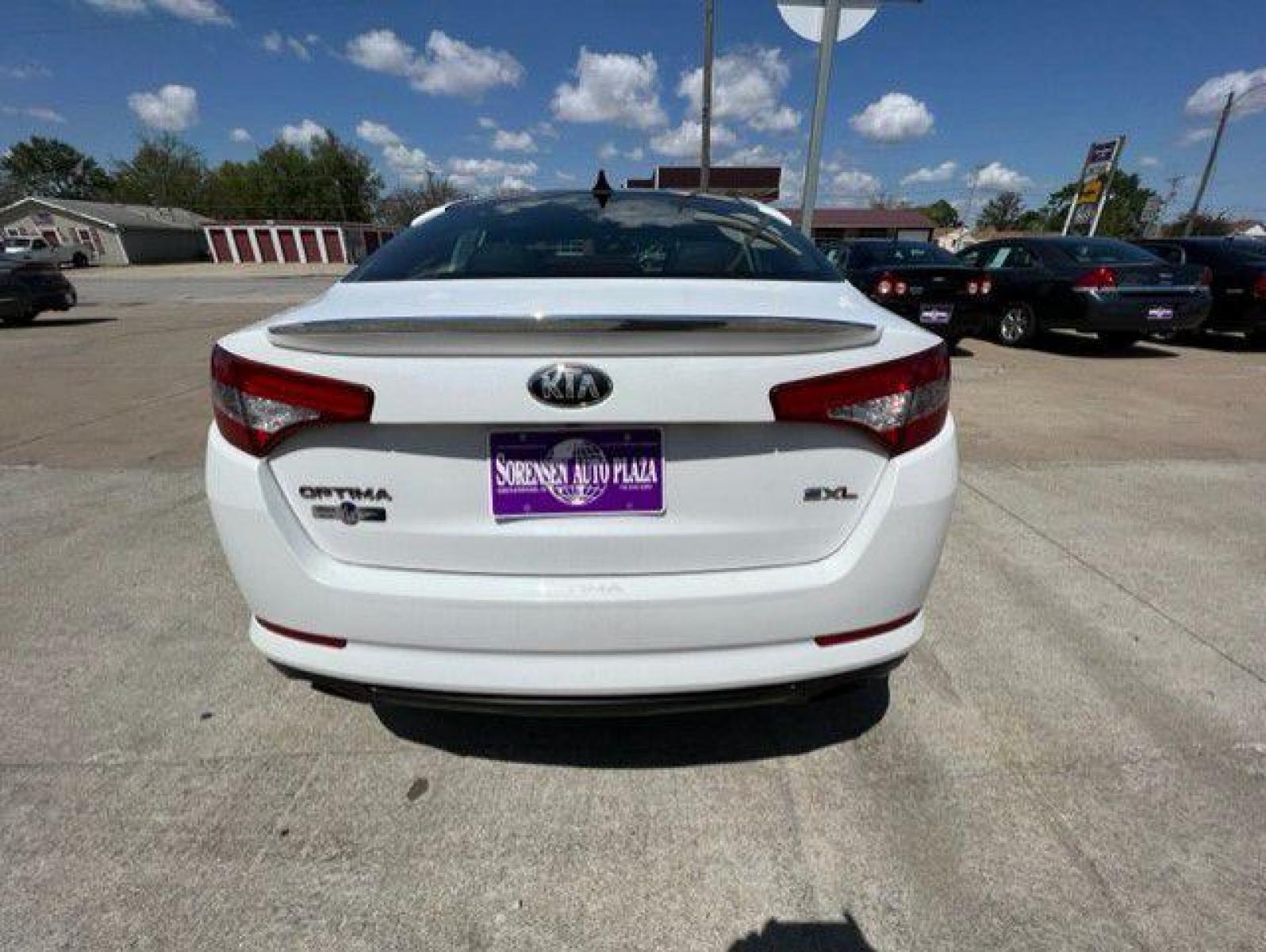 2013 WHITE KIA OPTIMA SX (5XXGR4A61DG) with an 2.0L engine, Automatic transmission, located at 1100 W. Sheridan Ave., Shenandoah, 51601, (712) 246-1600, 40.765678, -95.388817 - Photo #8
