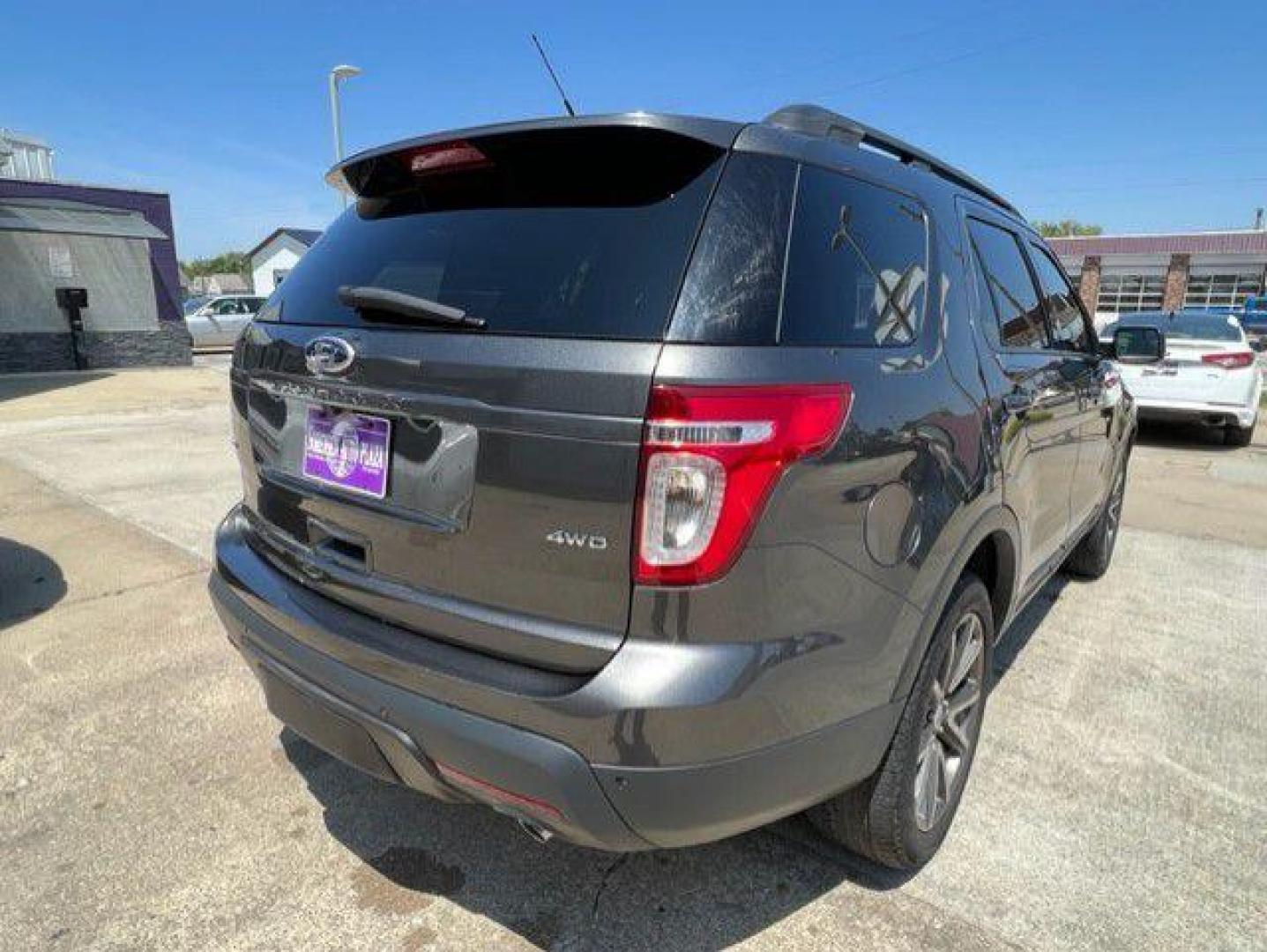 2015 GRAY FORD EXPLORER XLT (1FM5K8D89FG) with an 3.5L engine, Automatic transmission, located at 1100 W. Sheridan Ave., Shenandoah, 51601, (712) 246-1600, 40.765678, -95.388817 - Photo#1
