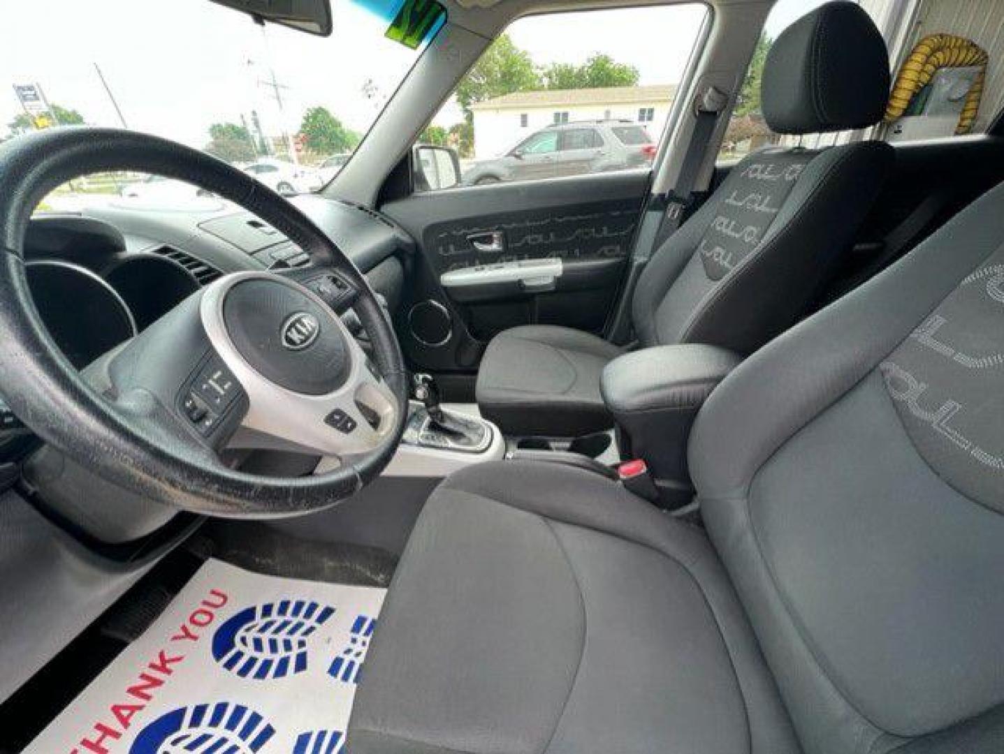 2012 SILVER KIA SOUL + (KNDJT2A65C7) with an 2.0L engine, Automatic transmission, located at 1100 W. Sheridan Ave., Shenandoah, 51601, (712) 246-1600, 40.765678, -95.388817 - Photo#3