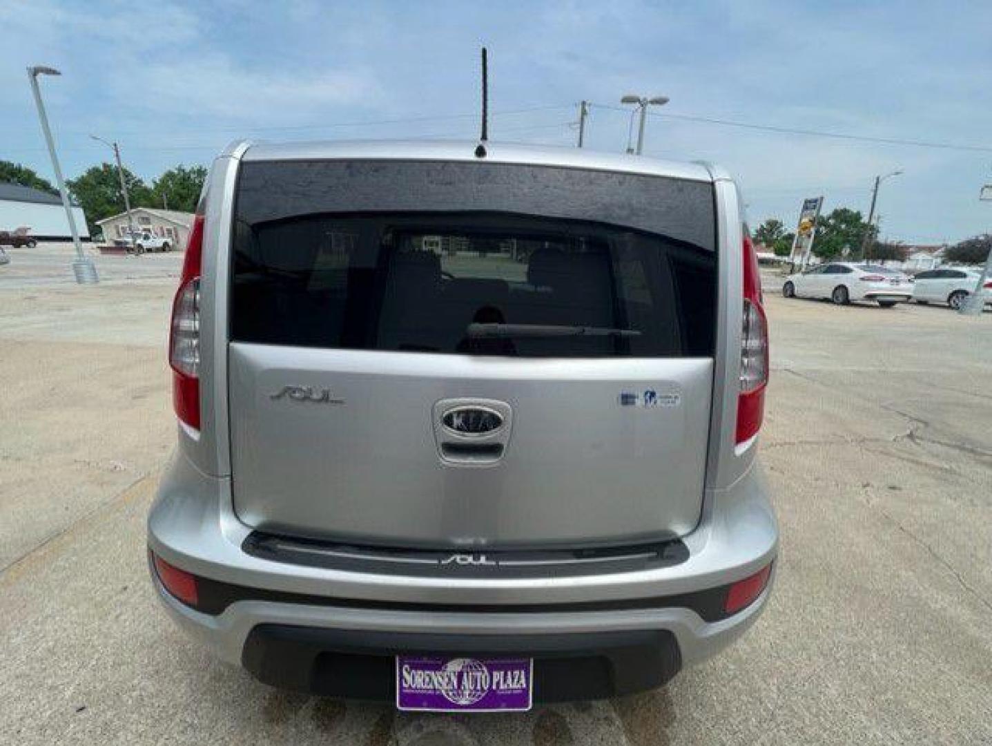 2012 SILVER KIA SOUL + (KNDJT2A65C7) with an 2.0L engine, Automatic transmission, located at 1100 W. Sheridan Ave., Shenandoah, 51601, (712) 246-1600, 40.765678, -95.388817 - Photo#8