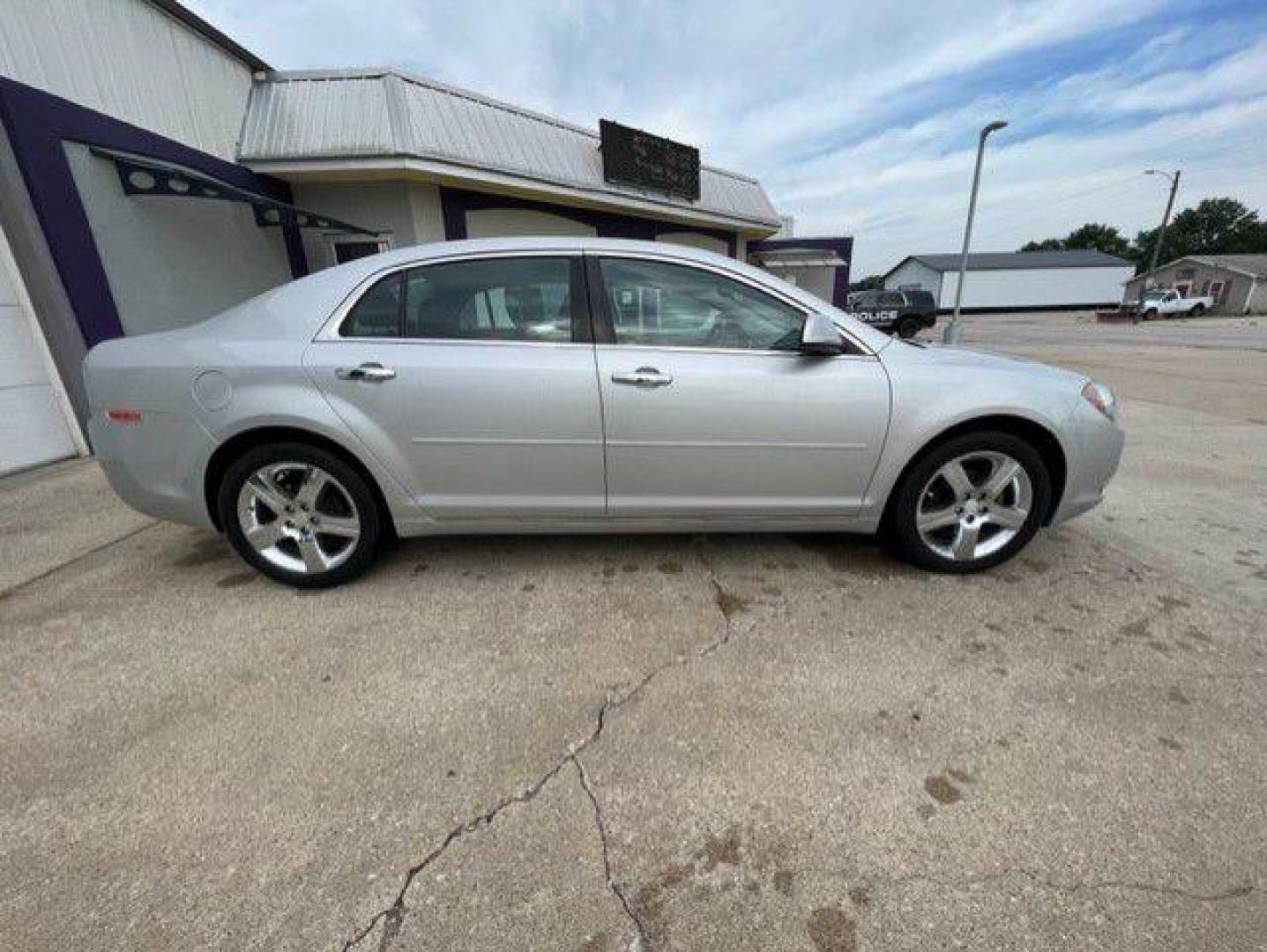 2012 SILVER CHEVROLET MALIBU 1LT (1G1ZC5E01CF) with an 2.4L engine, Automatic transmission, located at 1100 W. Sheridan Ave., Shenandoah, 51601, (712) 246-1600, 40.765678, -95.388817 - Photo#5
