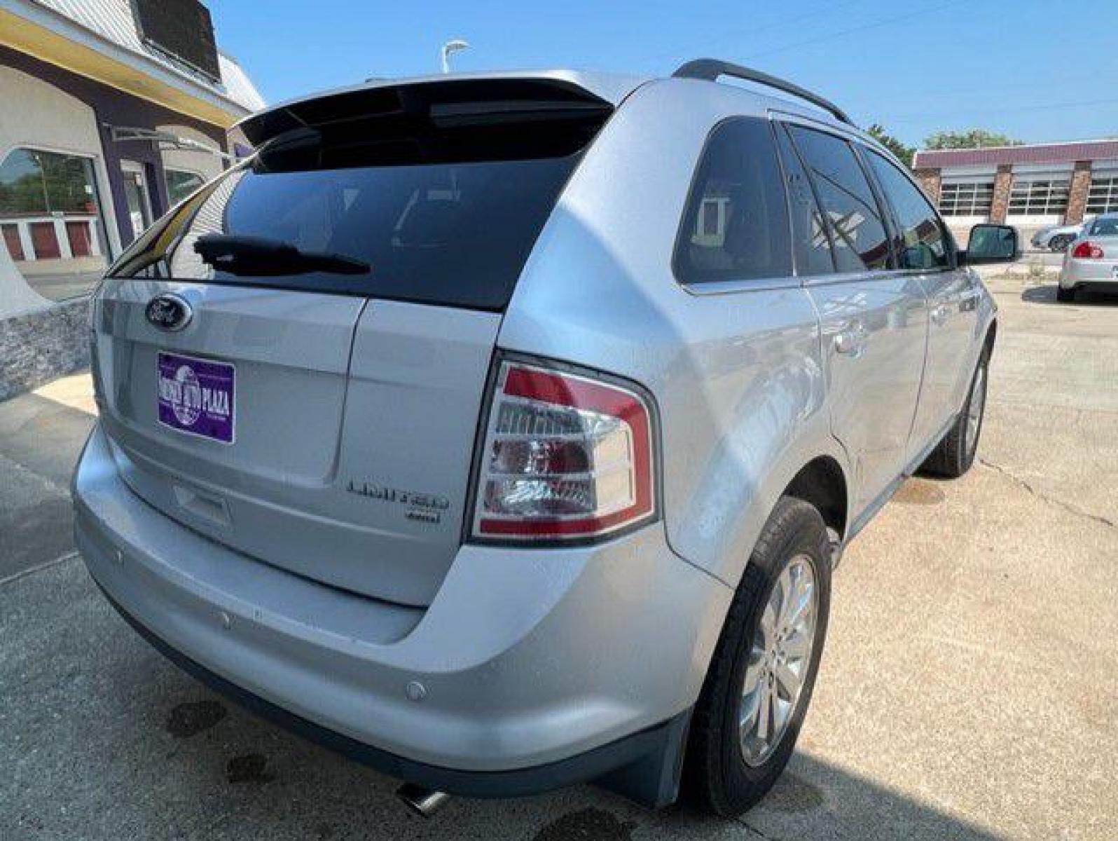 2010 SILVER FORD EDGE LIMITED (2FMDK4KC5AB) with an 3.5L engine, Automatic transmission, located at 1100 W. Sheridan Ave., Shenandoah, 51601, (712) 246-1600, 40.765678, -95.388817 - Photo #1