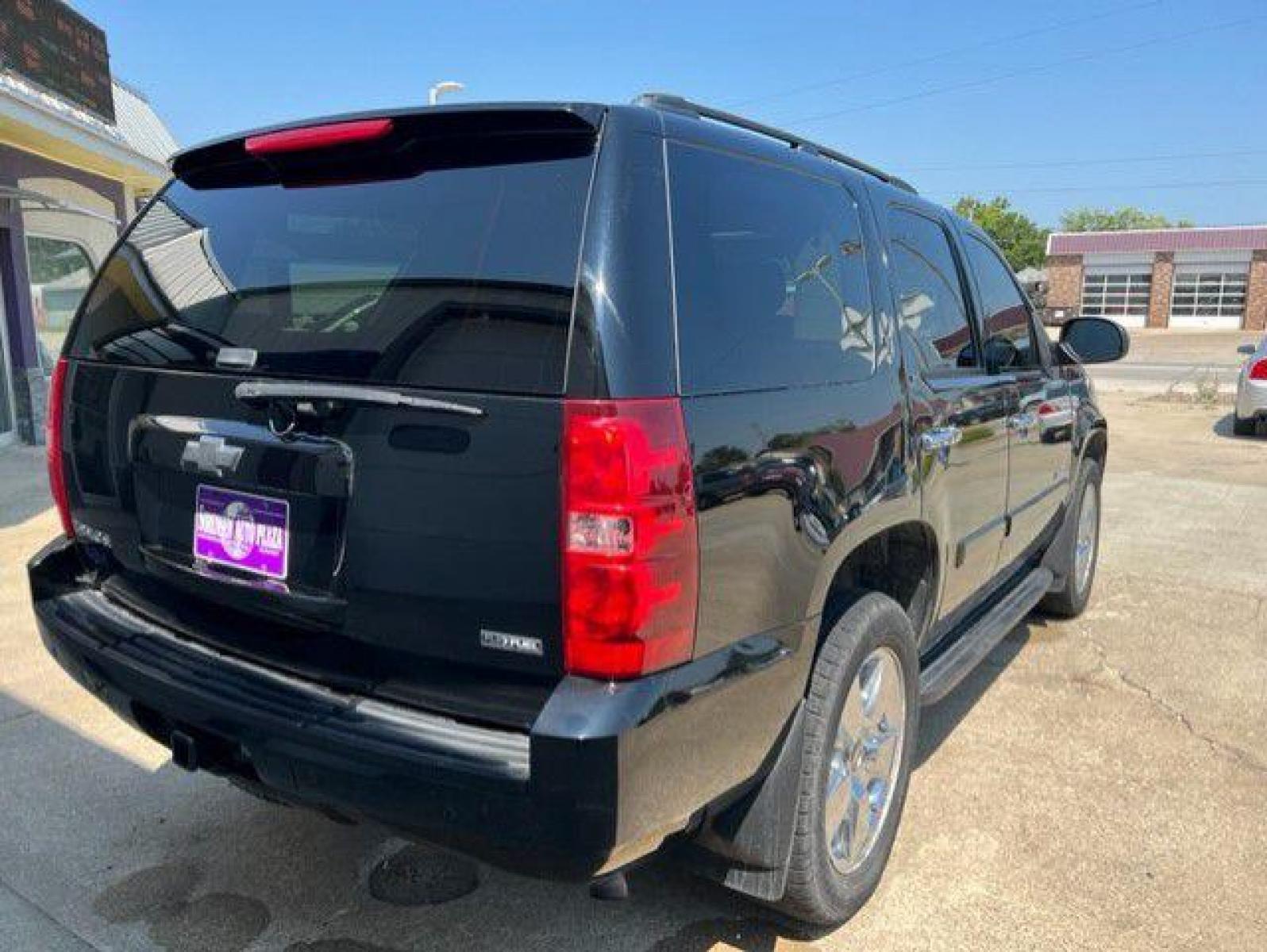2008 BLACK CHEVROLET TAHOE 1500 (1GNFK13078J) with an 5.3L engine, Automatic transmission, located at 1100 W. Sheridan Ave., Shenandoah, 51601, (712) 246-1600, 40.765678, -95.388817 - Photo #1