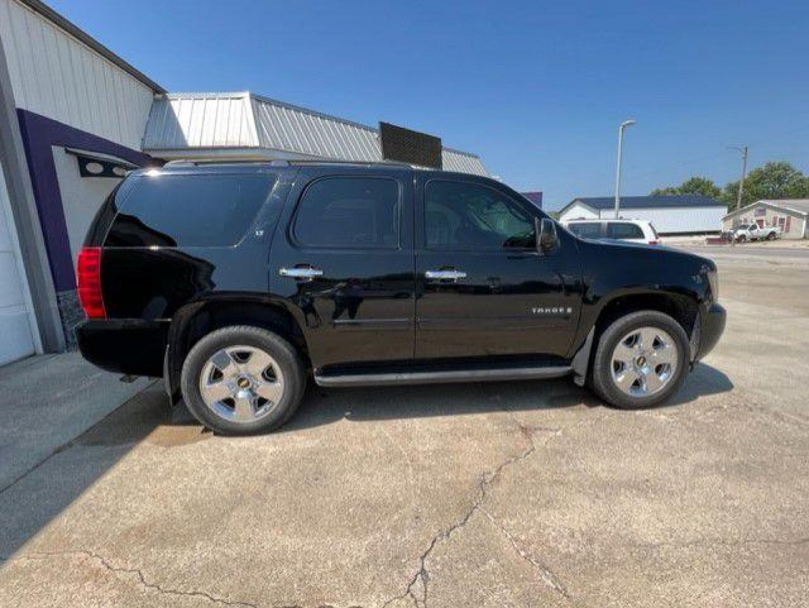 2008 BLACK CHEVROLET TAHOE 1500 (1GNFK13078J) with an 5.3L engine, Automatic transmission, located at 1100 W. Sheridan Ave., Shenandoah, 51601, (712) 246-1600, 40.765678, -95.388817 - Photo #7