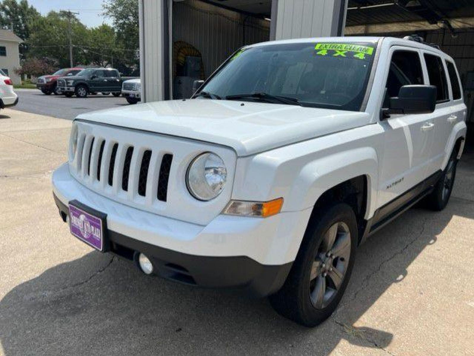 2015 WHITE JEEP PATRIOT LATITUDE (1C4NJRFB4FD) with an 2.4L engine, Continuously Variable transmission, located at 1100 W. Sheridan Ave., Shenandoah, 51601, (712) 246-1600, 40.765678, -95.388817 - Photo #0