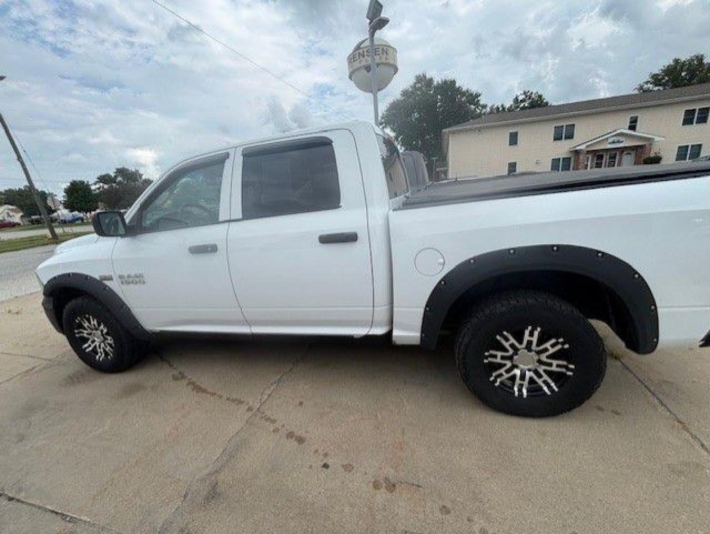 2013 WHITE RAM 1500 ST (1C6RR7KTXDS) with an 5.7L engine, Automatic transmission, located at 1100 W. Sheridan Ave., Shenandoah, 51601, (712) 246-1600, 40.765678, -95.388817- Photo#1