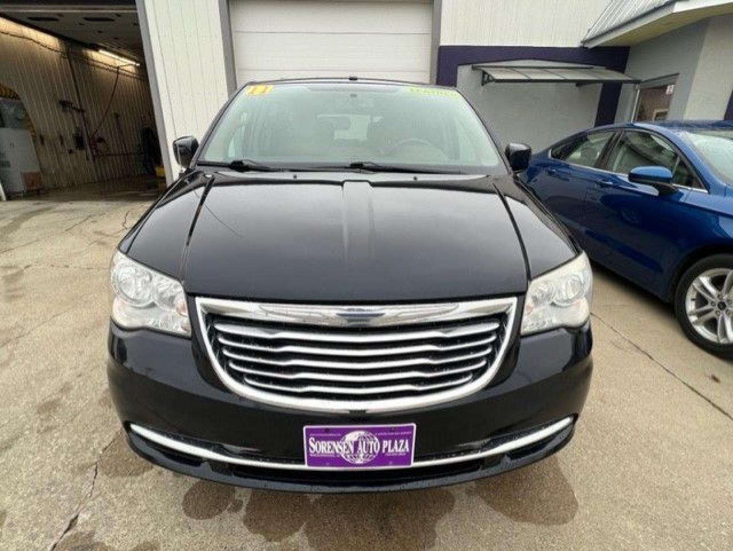 2011 BLUE CHRYSLER TOWN and COUNTRY TOURING L (2A4RR8DG8BR) with an 3.6L engine, Automatic transmission, located at 1100 W. Sheridan Ave., Shenandoah, 51601, (712) 246-1600, 40.765678, -95.388817- Photo#8