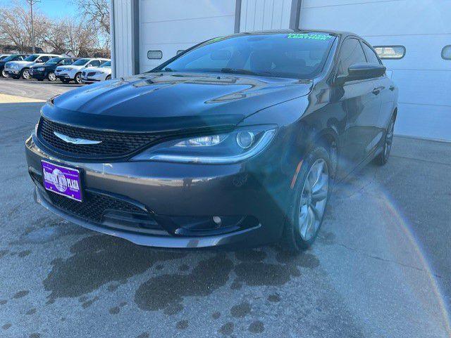 photo of 2016 CHRYSLER 200 4DR